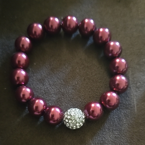 Jewelry - Elegant Burgundy Beaded Bracelet with Silver Accent‎